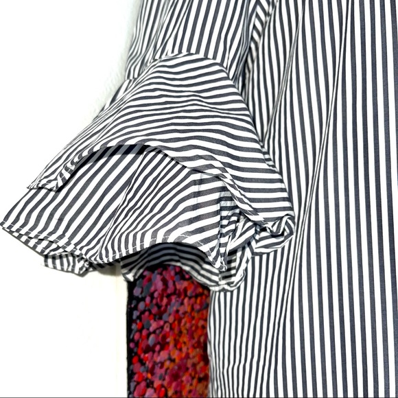 PAPPAGALLO Shift Dress With Bell Sleeves V- back with invisible zipper - Picture 6 of 14